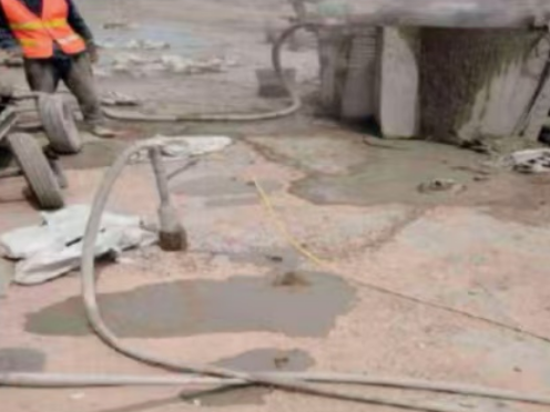 徽州水泥混凝土路面板底注浆技术 路面脱空注浆整治方案